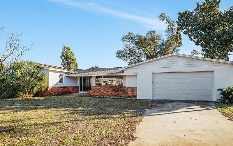 1st image of 609 Garden Club Dr