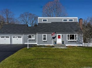 71 Ryegate Rd, Fairfield, CT 06824