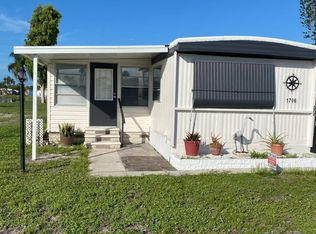 1706 Moonraker Dr #272, Ruskin, FL 33570