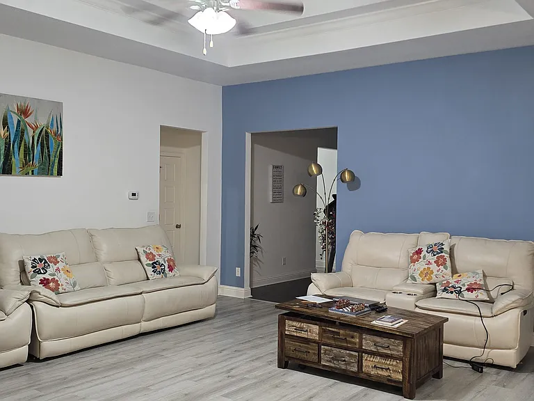 7861 Heritage Ln — Photo 10