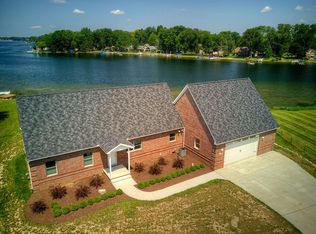 5755 Long Pointe Dr, Howell, MI 48843