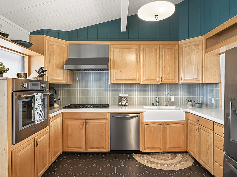 601 Country Club Dr — Photo 15