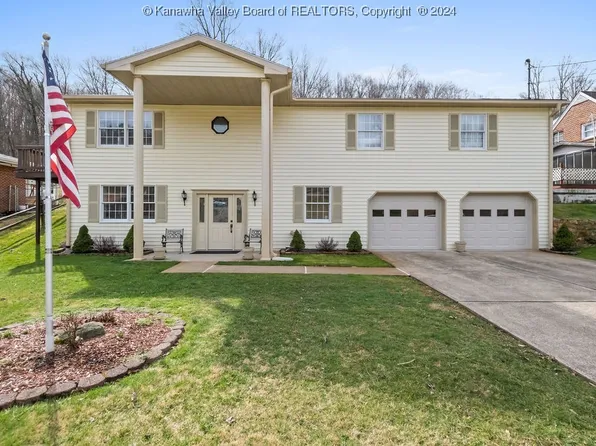 3972 Indian Creek Rd, Elkview, WV 25071