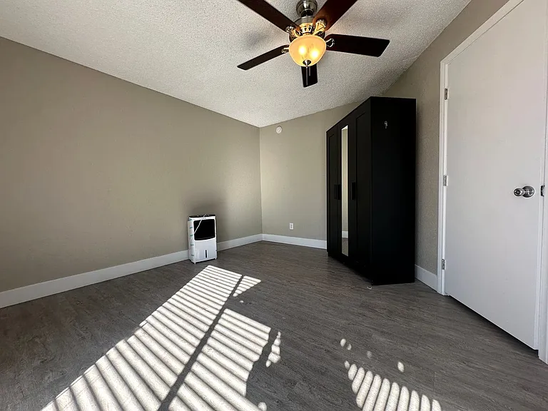 1467 Hialeah Dr #D — Photo 12