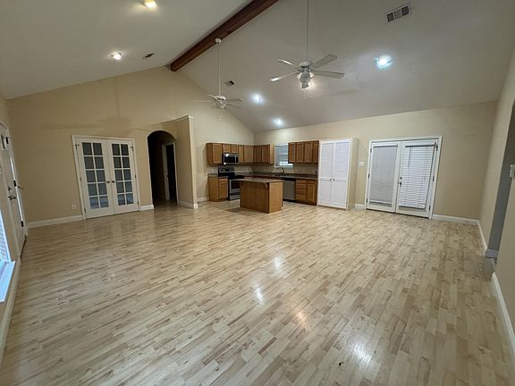3rd image of 300 Veterans Ln