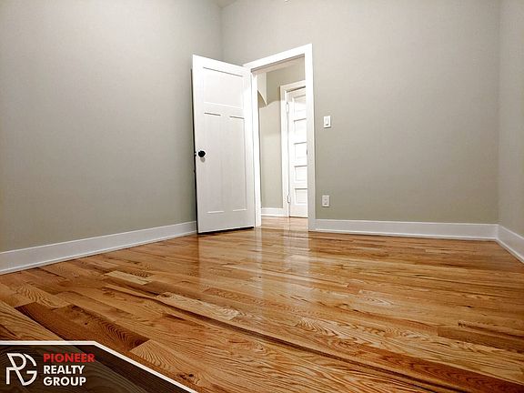2nd image of 639 W Oakdale Ave #6411