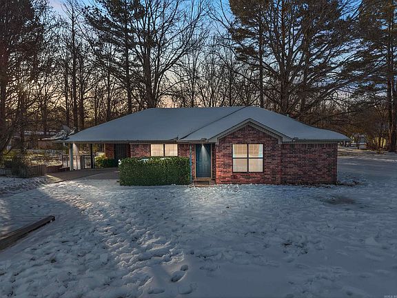 4th image of 678 Main St