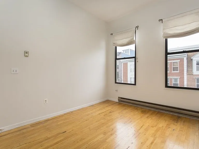 509 Monroe St #4R — Photo 10