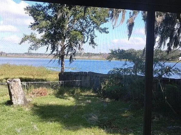 144 Little Orange Lake Dr, Hawthorne, FL 32640