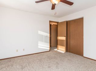 MEADOW WOOD, Lincoln, NE 68521