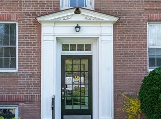 42 Browne St APT 3, Brookline, MA 02446