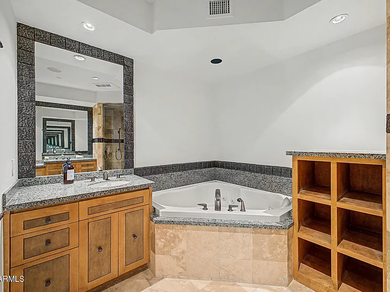 7451 N Las Brisas Ln — Photo 45