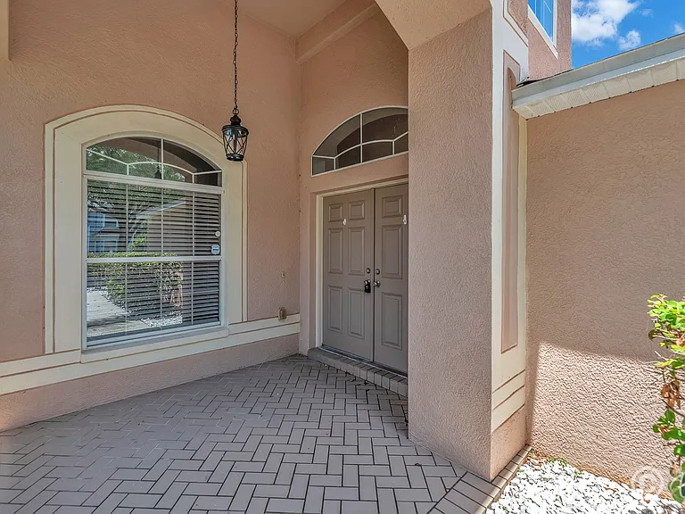 10904 Summerton Dr — Photo 2