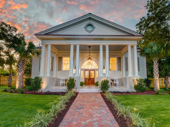 1714 Middle St, Sullivans Island, SC 29482