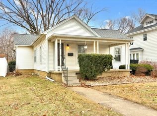 904 E Locust St, Bloomington, IL 61701