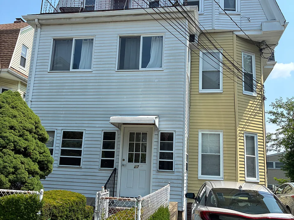 27 Irma Ave #2