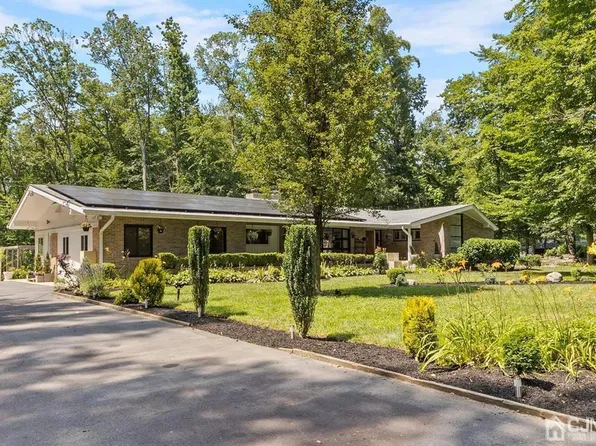 1207 Jacksonville Rd, Columbus, NJ 08022