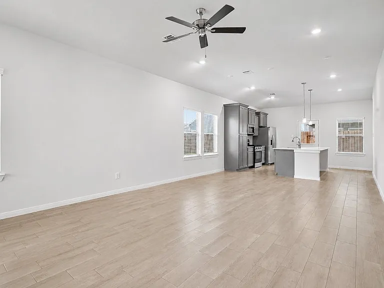 8018 Fijian Cypress Dr — Photo 9