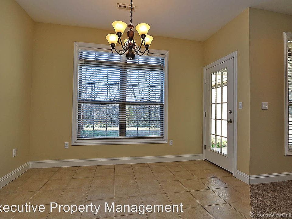 1st image of 4635 Greenwood Cir
