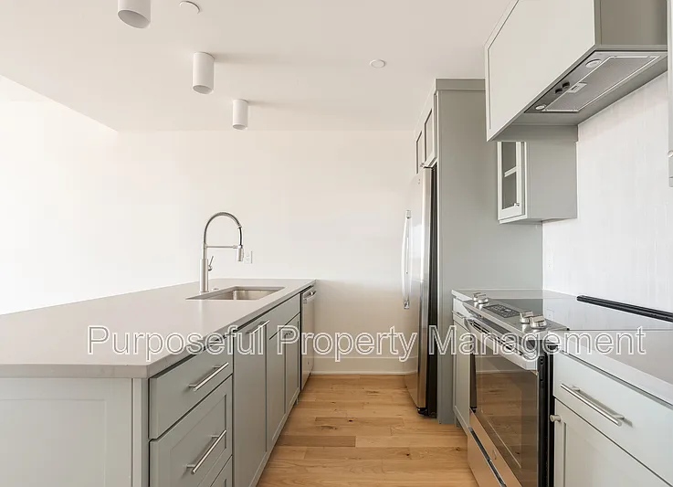 934 Hangar Dr #6 — Photo 7