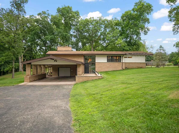 10840 N Oak Lynn Dr, Peoria, IL 61615