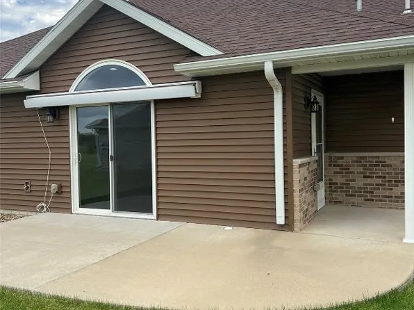 1009 E 16th St, Vinton, IA 52349