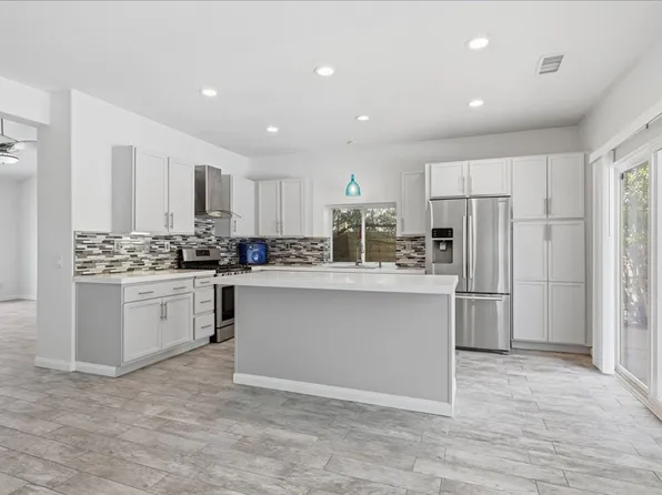 1610 Amelia Way, Palm Springs, CA 92262