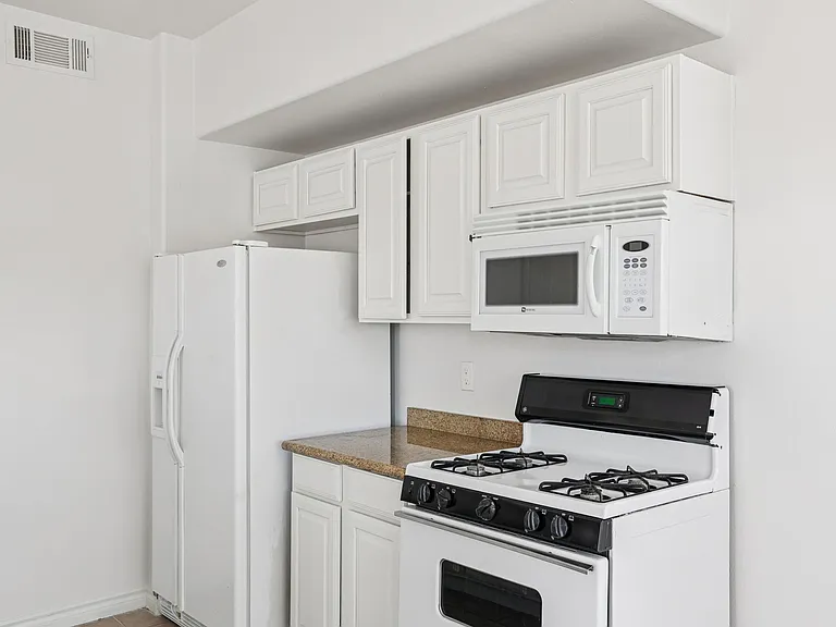 Sunrise Park Condominiums — Photo 13