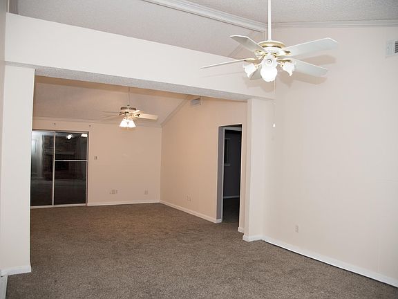 5th image of 820 Foxwood Pl