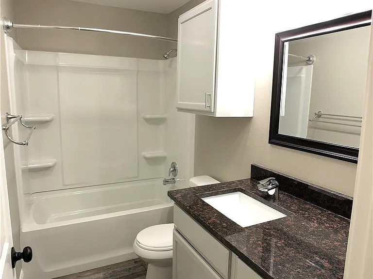 2409 Crews St #2409 — Photo 15