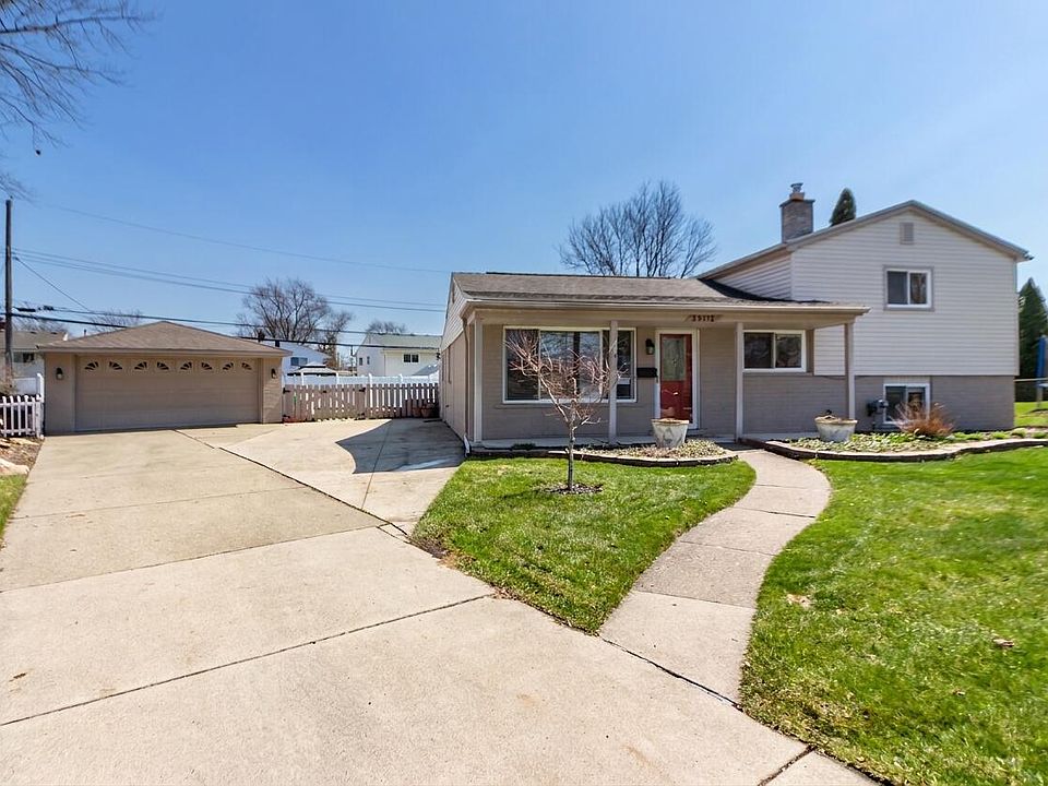 1st image of 33112 Lynx St