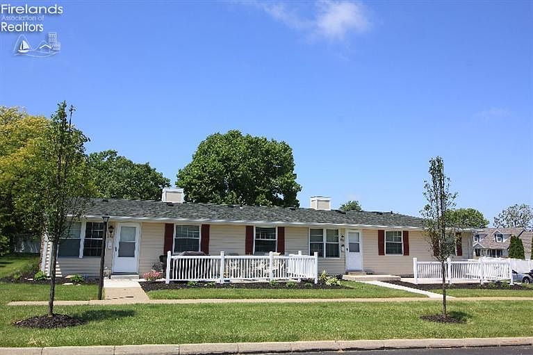 1st image of 332 N Lake Pine Dr