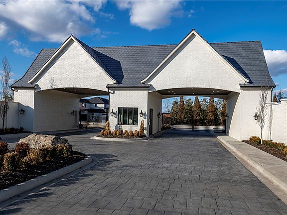 4th image of 4804 S Southgate Estates Cir #3