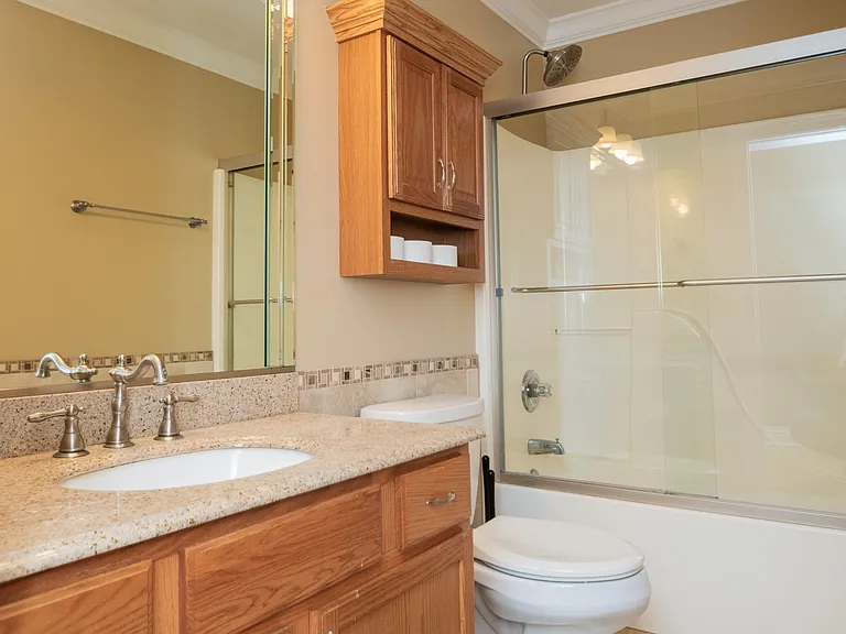 405 Galway Dr — Photo 38