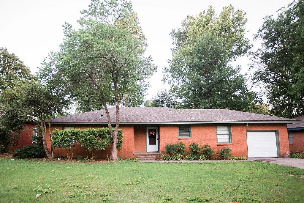 3 bed, 1326 sqft, $1,500 — Photo 1