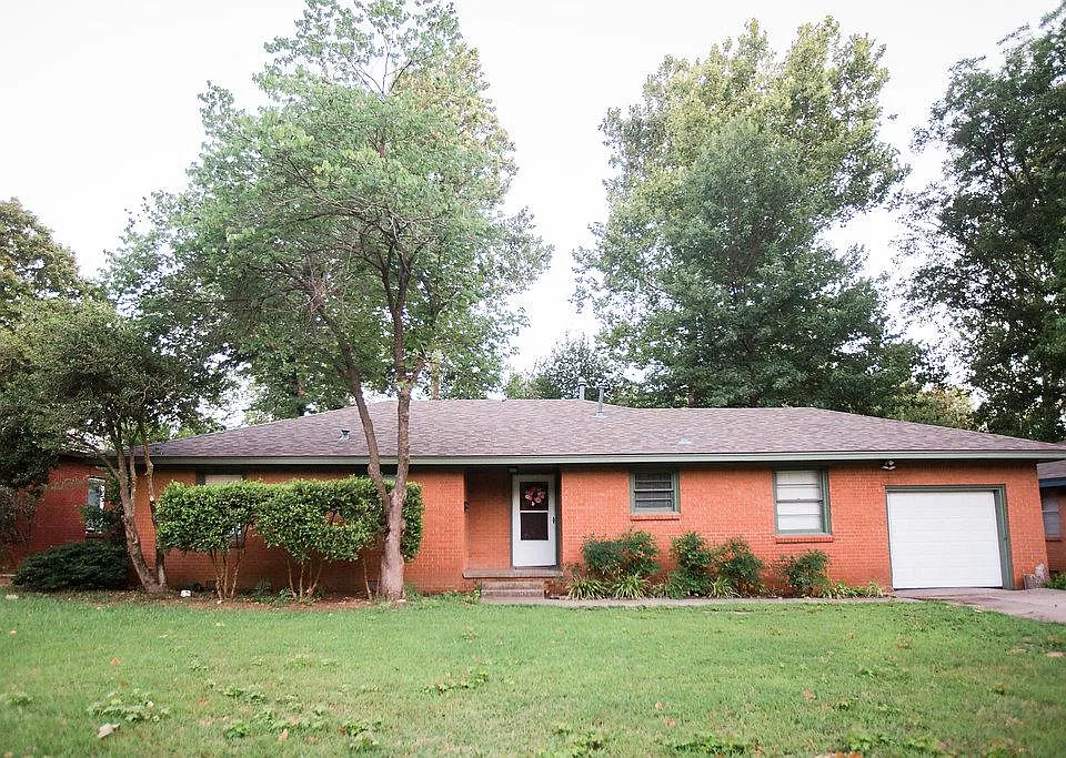 710 Elmwood Dr