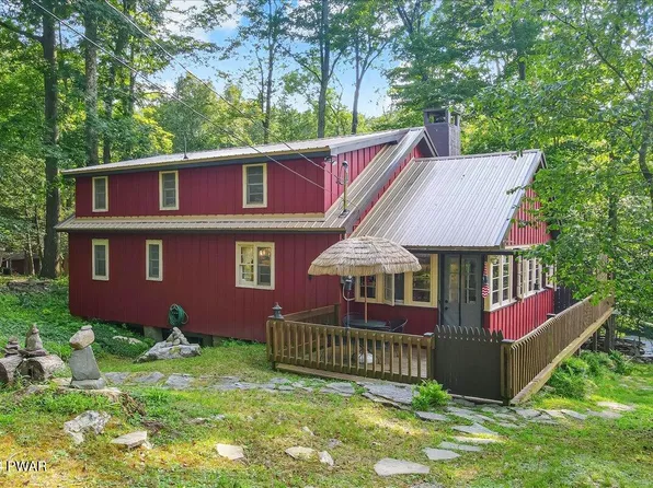 112 Beechwood Cove Rd, Greentown, PA 18426