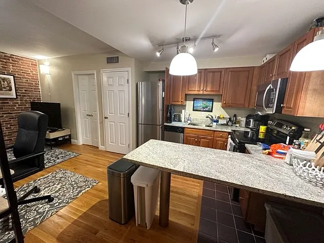 1 bed, 400 sqft, $2,600 — Photo 4