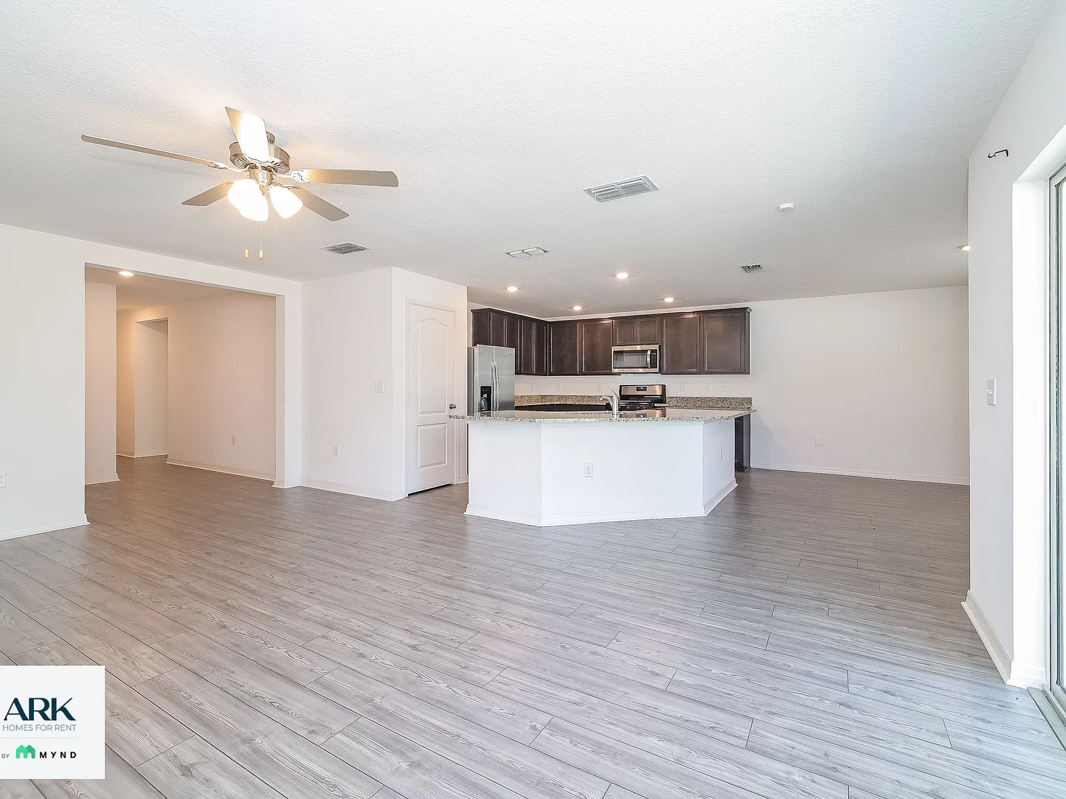 3 bed, 2.0 bath, 1678 sqft, $1,835 — Photo 2