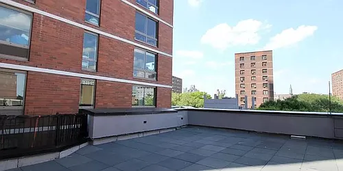 Rented by Loom Capital Group Inc.