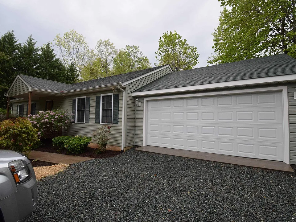 37 Lafayette Dr