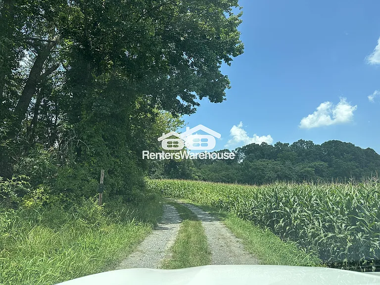 17825 Falls Rd — Photo 3