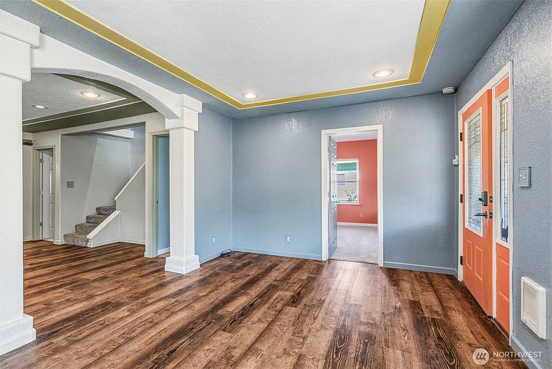 5th image of 1423 Ross Avenue