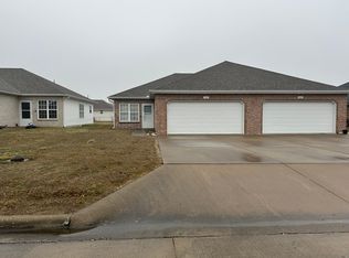 1441 E Hughs St, Bolivar, MO 65613