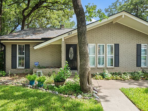 4th image of 1217 W Redbud Dr