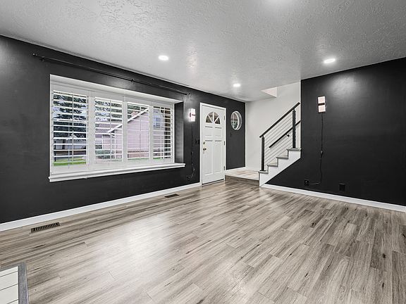 3rd image of 683 E Countryside Ct #6