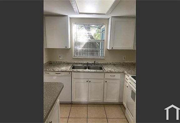 4th image of 5130 Tennis Court Cir