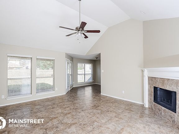 3rd image of 704 Keessee Dr