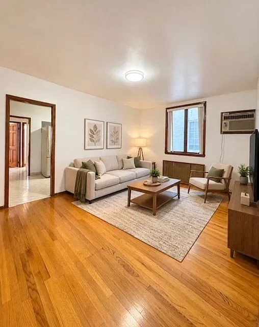 3 bed, 1100 sqft, $2,900 — Photo 1