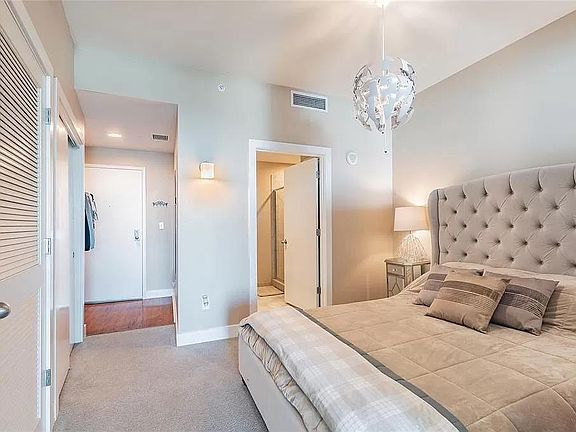 5th image of 1120 E Kennedy Blvd Unit 1219